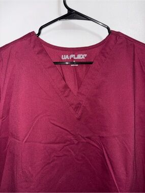 Uniform Advantage UA FLEX2 V-neck Scrub Top in Burgundy